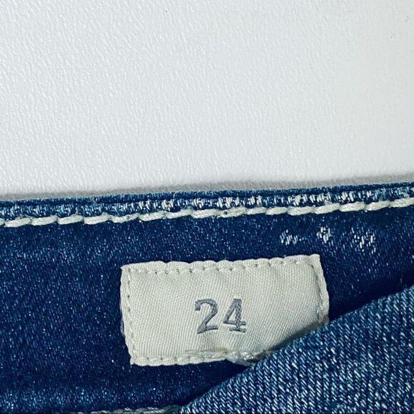 BKE | Factory Distressed Denim Stella Capri’s - Picture 6 of 7